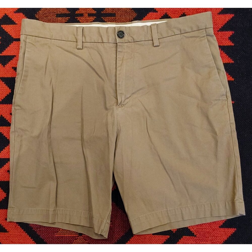 BANANA REPUBLIC Men's Aiden Tan Cotton Stretch Chino Shorts. Size 34